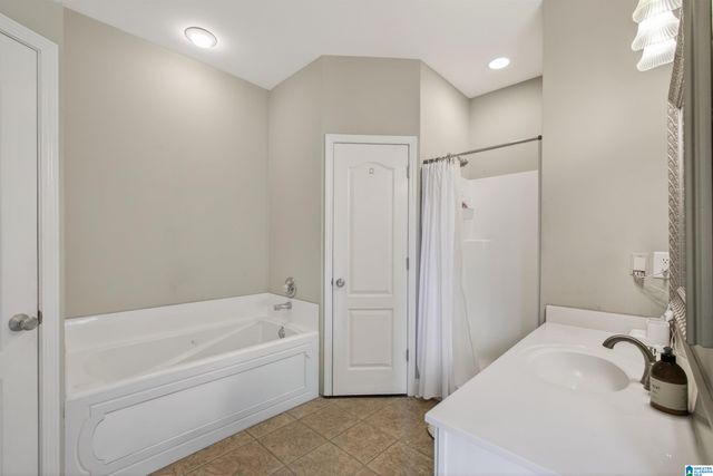 201 BONNIEVILLE DRIVE, Calera, AL 35040