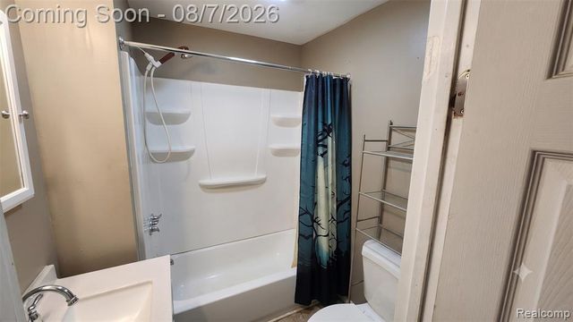 2179 S Term Street, Burton, MI 48519