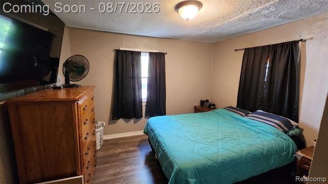 2179 S Term Street, Burton, MI 48519