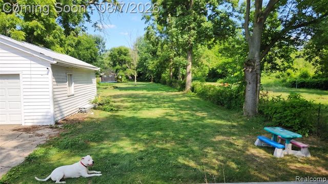 2179 S Term Street, Burton, MI 48519