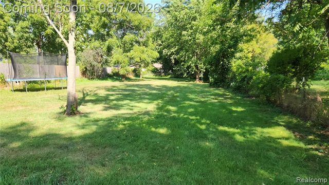 2179 S Term Street, Burton, MI 48519