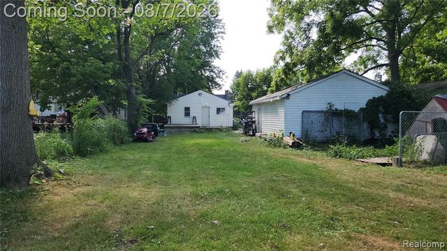 2179 S Term Street, Burton, MI 48519