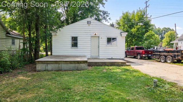 2179 S Term Street, Burton, MI 48519