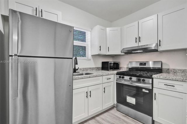 200 NW 13th St 5, Miami, FL 33136