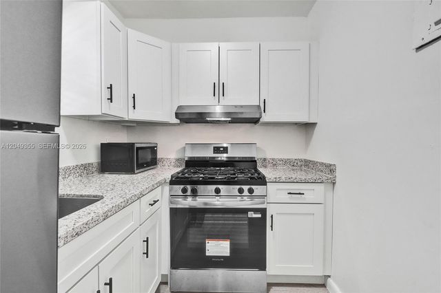 200 NW 13th St 5, Miami, FL 33136