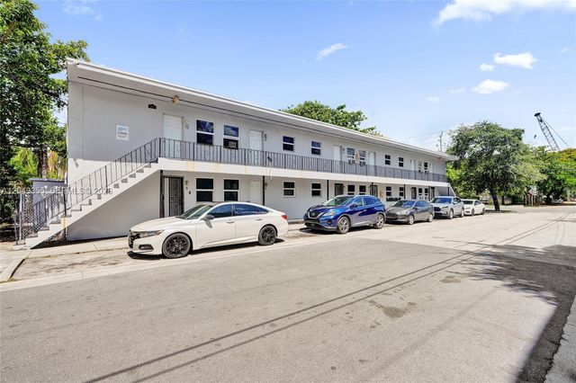 200 NW 13th St 5, Miami, FL 33136