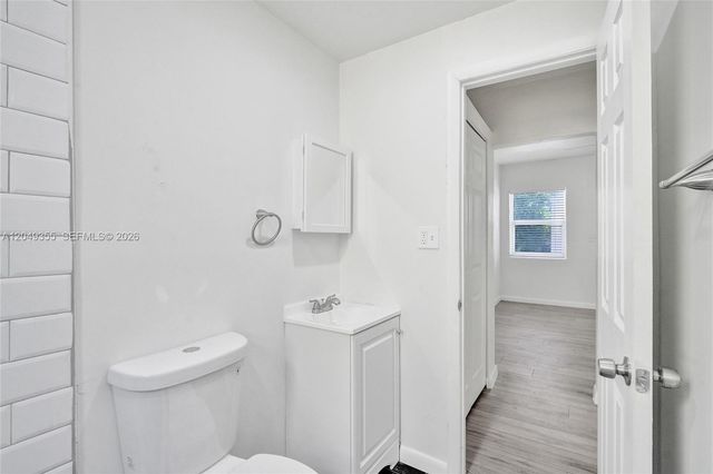 200 NW 13th St 5, Miami, FL 33136