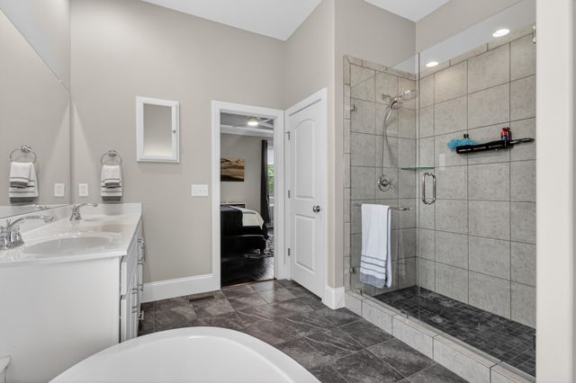 125 Ervin St, Hendersonville, TN 37075