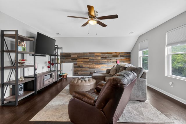 125 Ervin St, Hendersonville, TN 37075