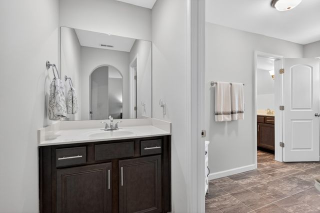 125 Ervin St, Hendersonville, TN 37075