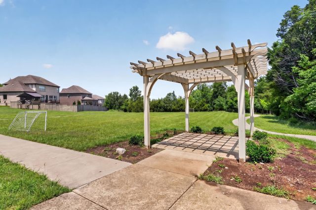 125 Ervin St, Hendersonville, TN 37075
