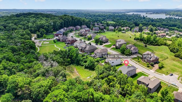125 Ervin St, Hendersonville, TN 37075