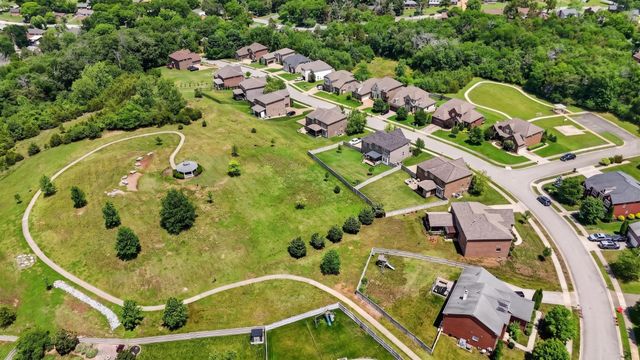 125 Ervin St, Hendersonville, TN 37075