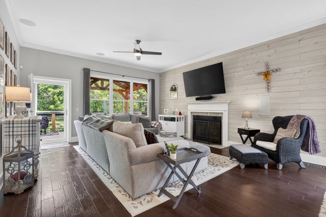 125 Ervin St, Hendersonville, TN 37075