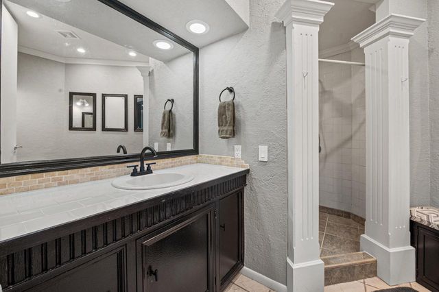 6171 Pleasant Hill DRIVE, West Bend, WI 53095