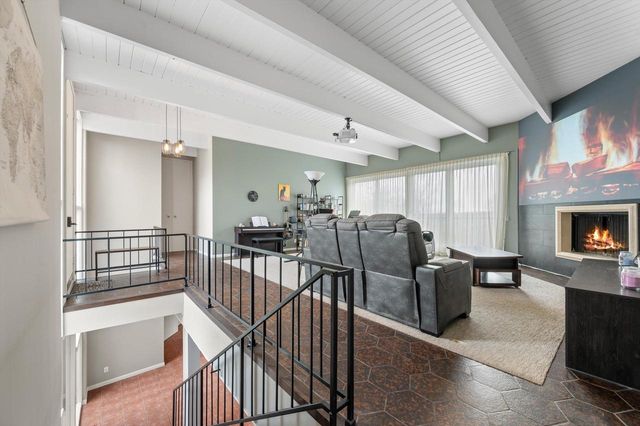 6171 Pleasant Hill DRIVE, West Bend, WI 53095