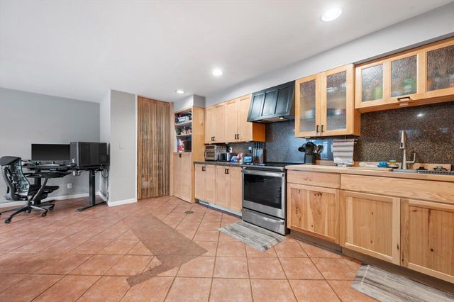 6171 Pleasant Hill DRIVE, West Bend, WI 53095