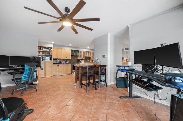 6171 Pleasant Hill DRIVE, West Bend, WI 53095
