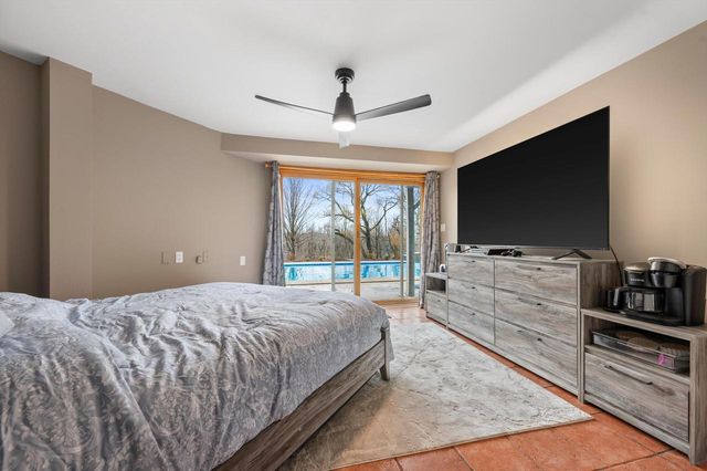 6171 Pleasant Hill DRIVE, West Bend, WI 53095