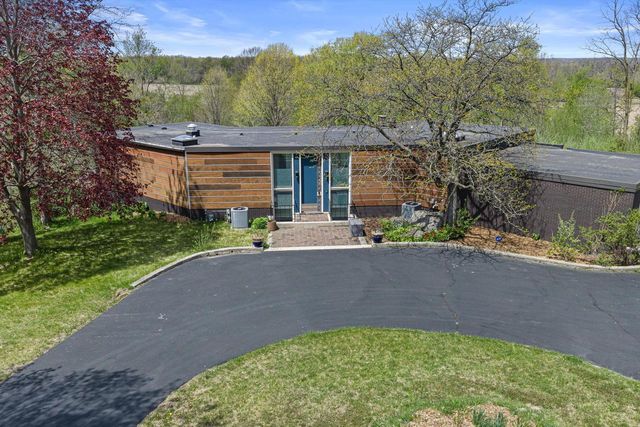 6171 Pleasant Hill DRIVE, West Bend, WI 53095