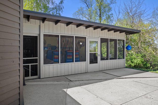 6171 Pleasant Hill DRIVE, West Bend, WI 53095