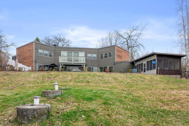 6171 Pleasant Hill DRIVE, West Bend, WI 53095