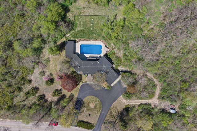 6171 Pleasant Hill DRIVE, West Bend, WI 53095