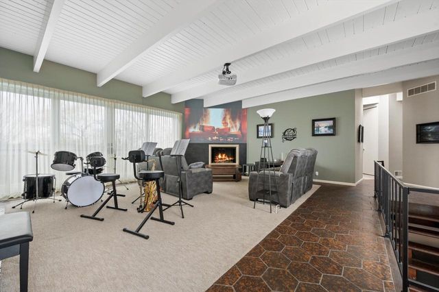 6171 Pleasant Hill DRIVE, West Bend, WI 53095