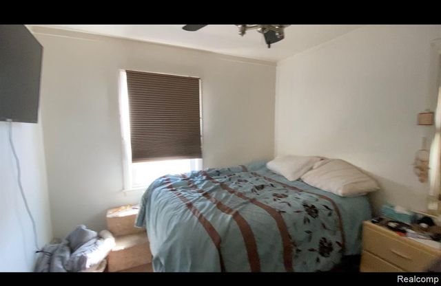 22113 Lambrecht Avenue, Eastpointe, MI 48021