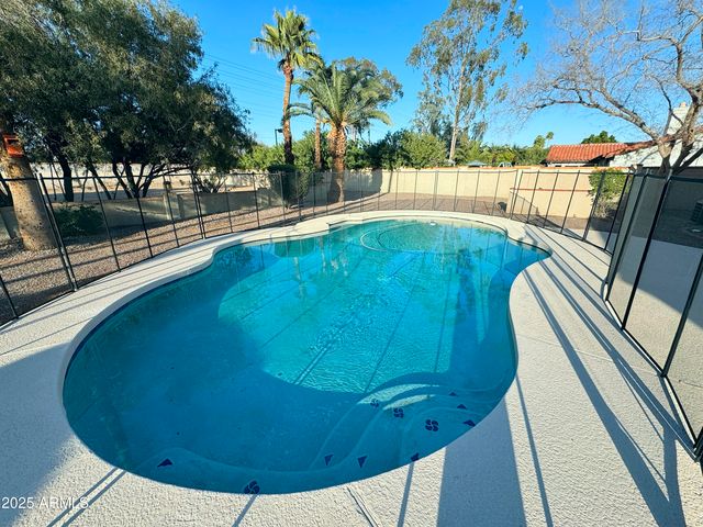 8120 E Appaloosa Trail, Scottsdale, AZ 85258