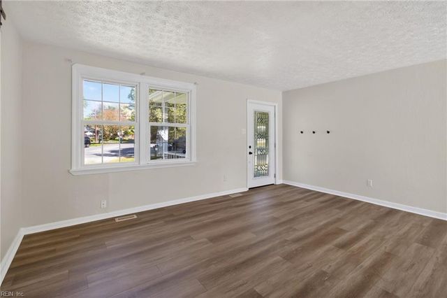 914 Foley DR, Williamsburg, VA 23185