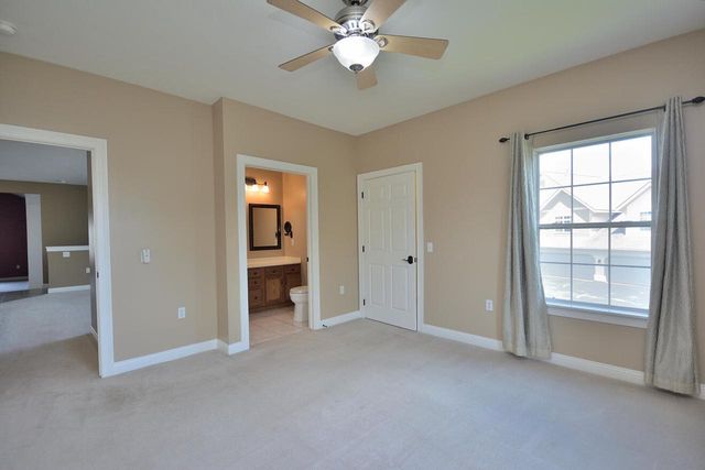 8536 S Stratford ROAD, Oak Creek, WI 53154