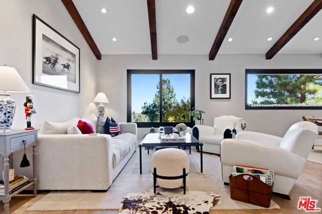 4920 Llano Drive, Woodland Hills (los Angeles), CA 91364