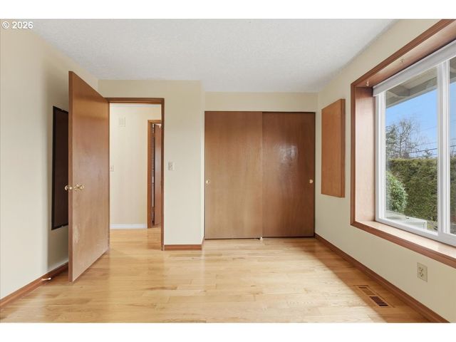 5212 Sw BARCLAY Ct, Beaverton, OR 97005