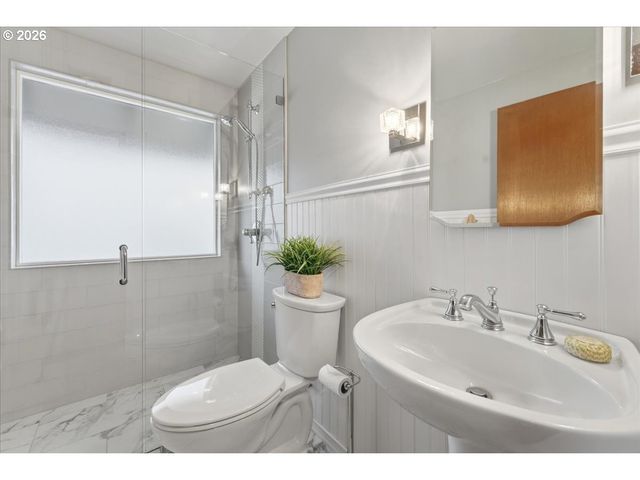 5212 Sw BARCLAY Ct, Beaverton, OR 97005