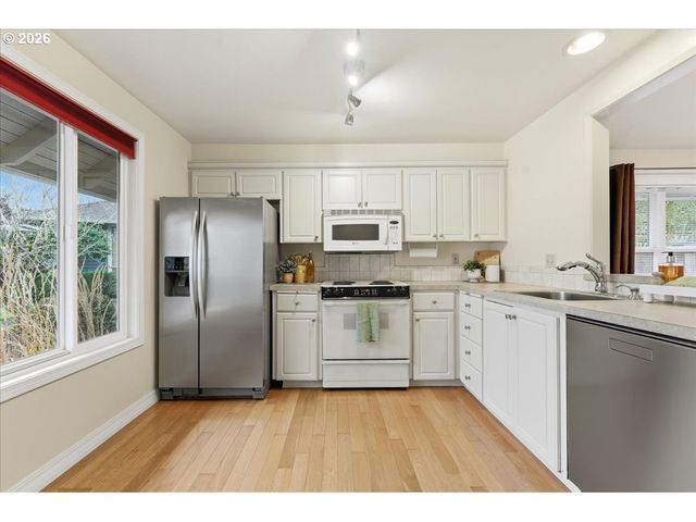 5212 Sw BARCLAY Ct, Beaverton, OR 97005