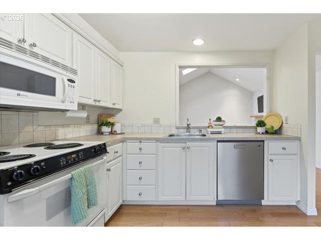 5212 Sw BARCLAY Ct, Beaverton, OR 97005