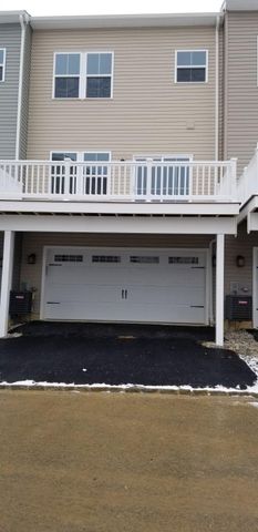 504 HOLYWELL DR, Malvern, PA 19355