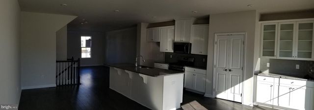 504 HOLYWELL DR, Malvern, PA 19355