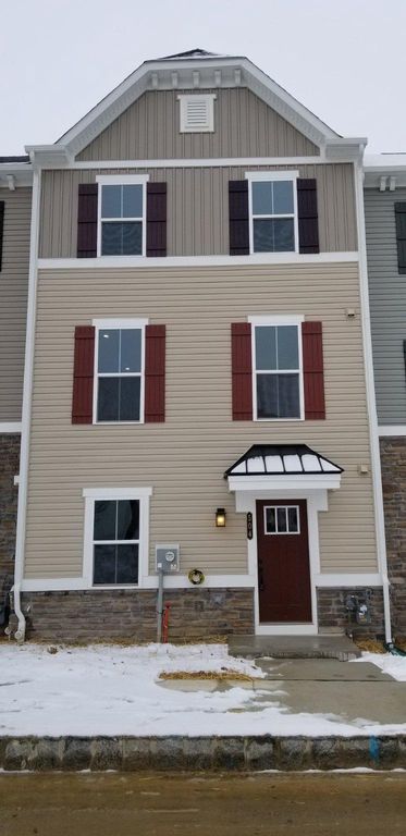 504 HOLYWELL DR, Malvern, PA 19355