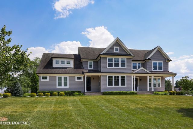 8 Legend Hollow Court, Freehold, NJ 07728