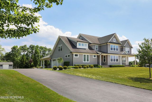 8 Legend Hollow Court, Freehold, NJ 07728