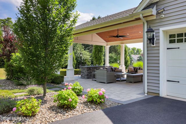 8 Legend Hollow Court, Freehold, NJ 07728