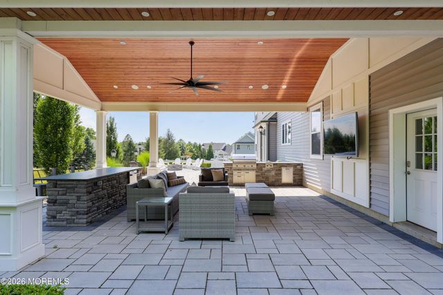 8 Legend Hollow Court, Freehold, NJ 07728