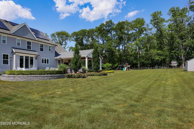 8 Legend Hollow Court, Freehold, NJ 07728
