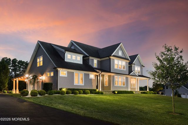 8 Legend Hollow Court, Freehold, NJ 07728