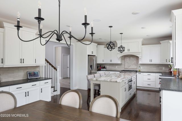 8 Legend Hollow Court, Freehold, NJ 07728
