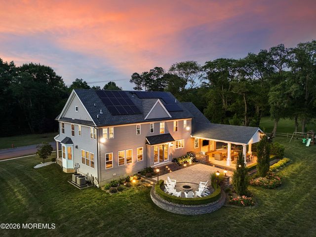 8 Legend Hollow Court, Freehold, NJ 07728