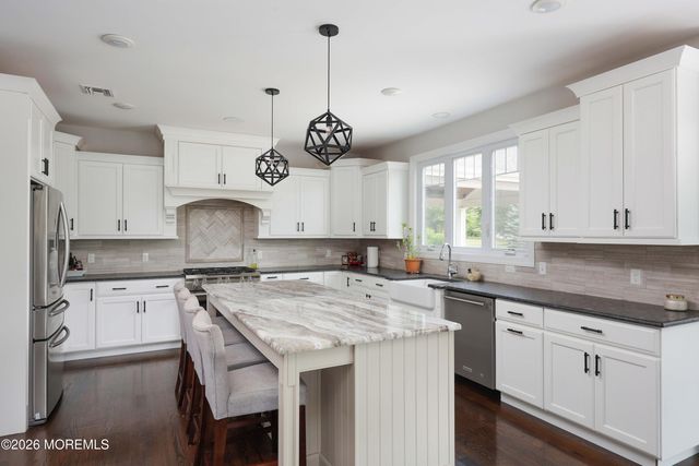 8 Legend Hollow Court, Freehold, NJ 07728