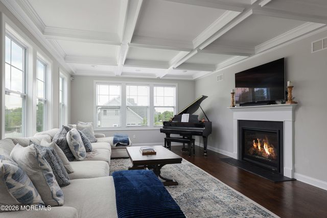 8 Legend Hollow Court, Freehold, NJ 07728